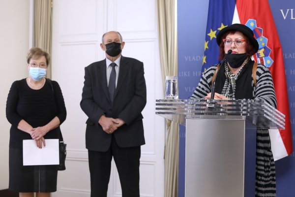 Zagreb: Plenković objavio da će umirovljenici dobiti covid dodatak