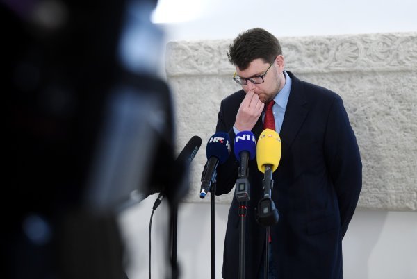 Zagreb: Peđa Grbin dao izjavu o opozivu ministra Vilija Beroša