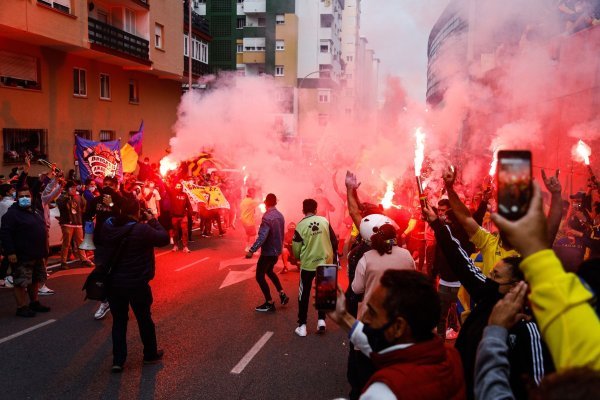 Navijači Cadiza vs Realov autobus