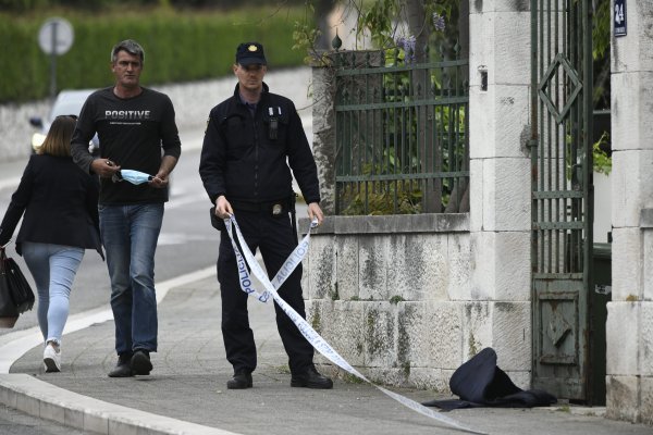Zvončić pred prostorijama SDP-a