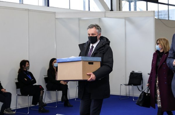 Miroslav Škoro predao potpise za kandidaturu za gradonačelnika Zagreba