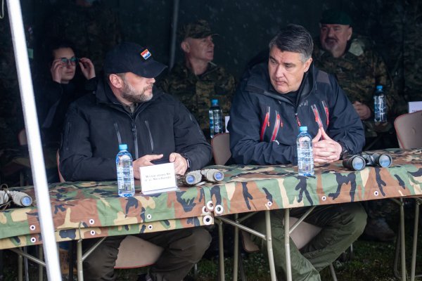 Zoran Milanović i Mario Banožić na vojnoj vježbi
