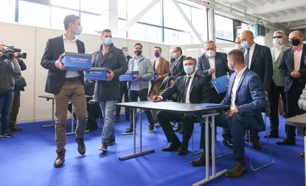 Davor Filipović predao liste za kandidaturu za gradonačelnika Zagreba