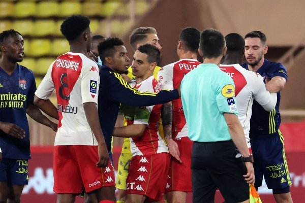 AS Monaco - Olympique Lyon, tučnjava igrača, 2.5.2021.