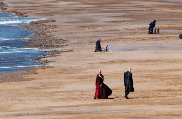 Snimanje serije 'House of Dragon' u zaljevu Holywell u Cornwallu