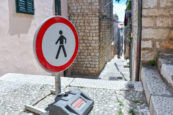 Ulica u kojoj se urušila kuća Radimira Čačića u Dubrovniku