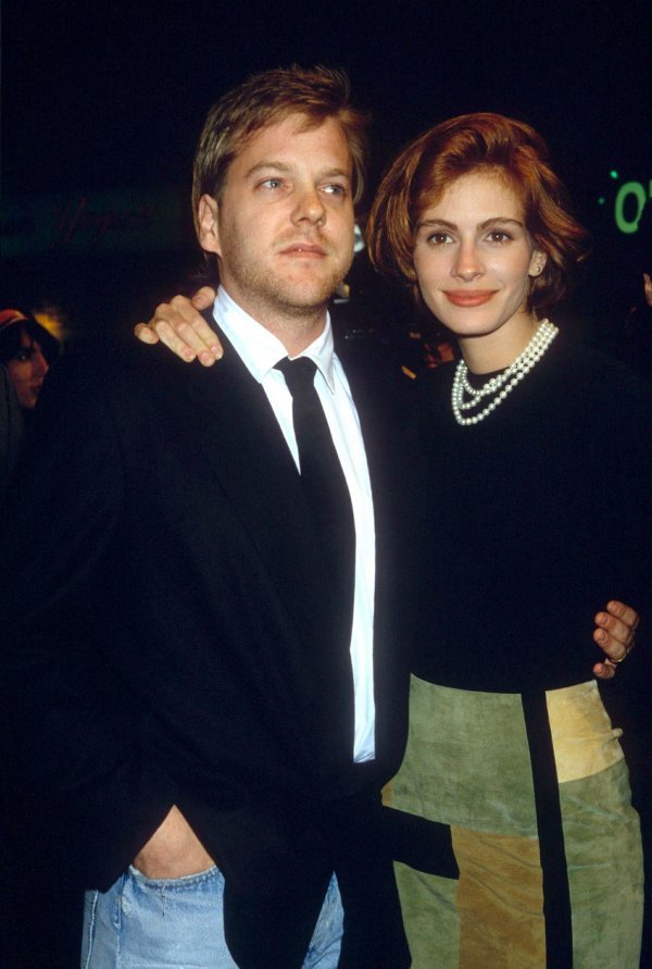 Kiefer Sutherland i Julia Roberts