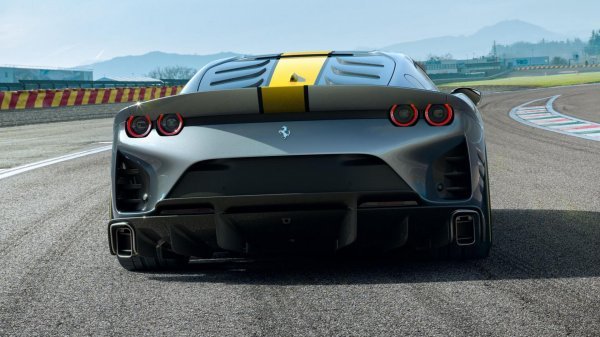 Ferrari 812 Competizione