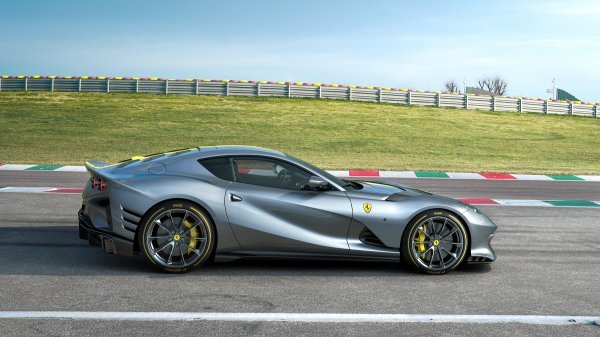 Ferrari 812 Competizione