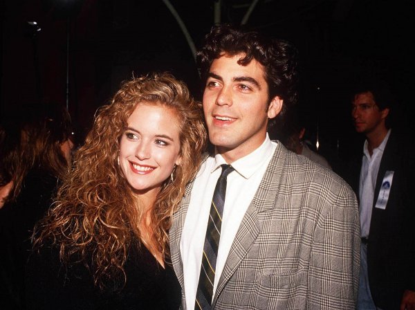 Kelly Preston, George Clooney