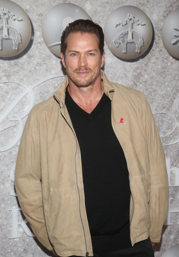 Jason Lewis