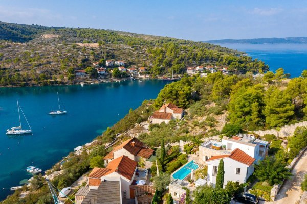 Vila Fabulosa, Brač