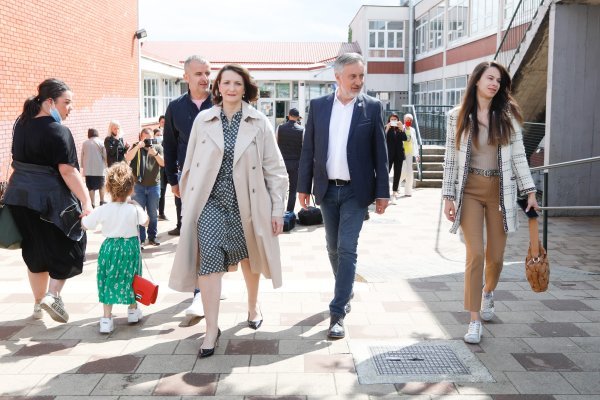 Miroslav Škoro na biralištu