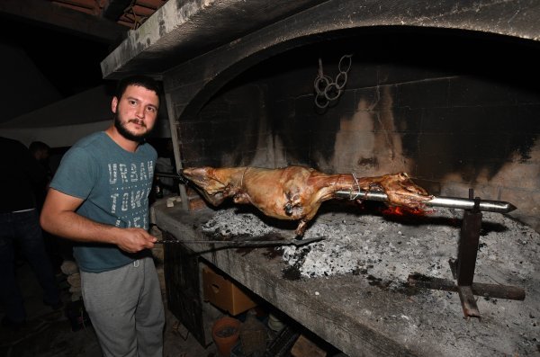 Enio Meštrović zvani Ričard slavi u svom stožeru