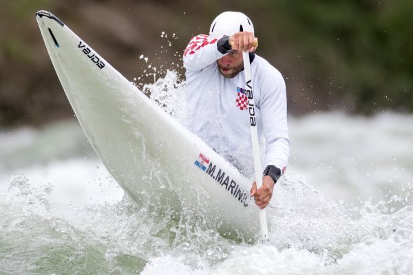 Najbolji hrvatski kanuist Matija Marinić na treningu na brzacima rijeke Save