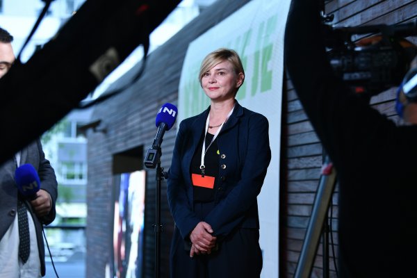 Sandra Benčić, 'koja u Saboru radi dobar posao', pokazala je, smatra Puhovski, određeno nesnalaženje u profiliranju na općim političkim temama