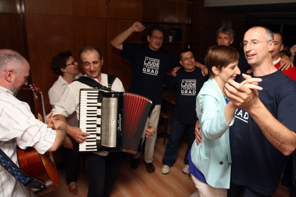 U izbornom stožeru stranke Pametno 2013. sa suprugom Marijanom Puljak