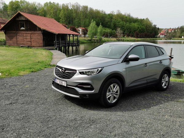 Opel Grandland X Elegance F 1.5 DTH S/S (96 kW/130 KS) AT8 - trenutna verzija