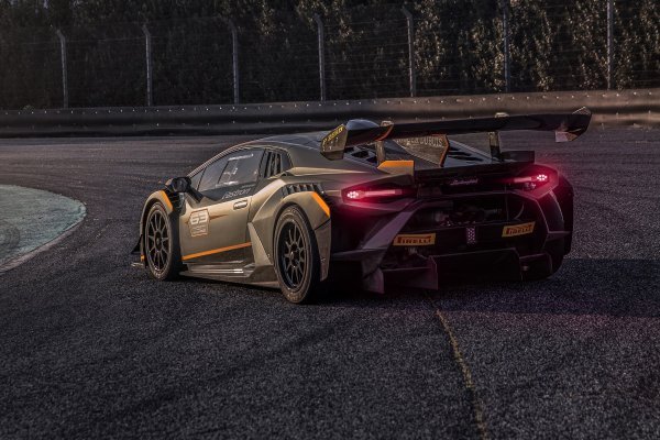 Lamborghini Huracán Super Trofeo EVO2