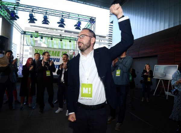 Atmosfera u stožeru Tomislava Tomaševića nakon zatvaranja birališta i prvih izlaznih anketa