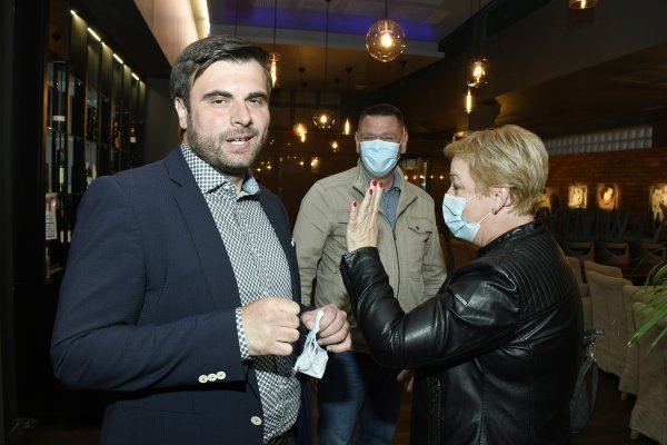 Slavlje u izbornom stožeru kandidata za župana Ivana Celjaka