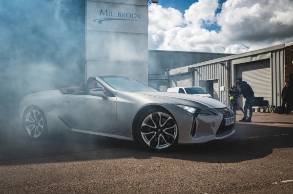 Lexus LC Convertible na ekstremnom testu pri -18°C