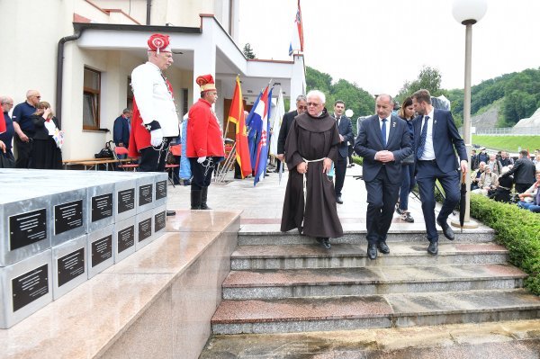 Macelj: Tomo Medved na misi zadušnici za žrtve komunizma