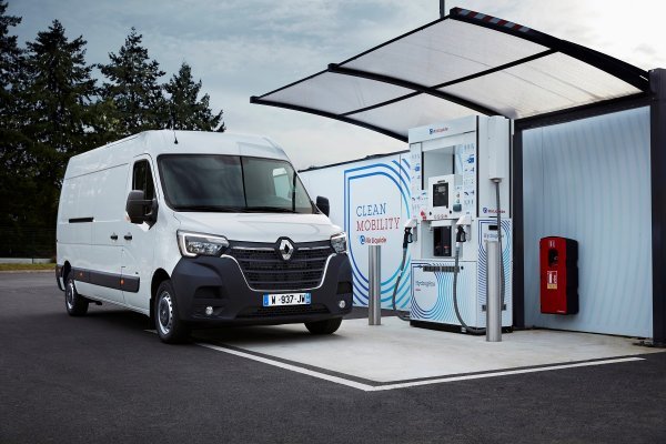 HYVIA će biti prva usluga mobilnosti temeljena na vodiku; zajednički projekt Renault grupe i Plug Power-a (slika iz 2019.)