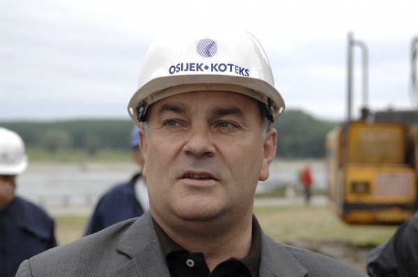 Poslovni zenit Tadić je dosegnuo 2004., kad je preuzeo mjesto predsjednika Uprave Osijek Koteksa