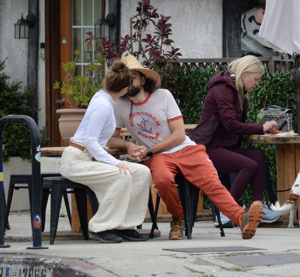 Elizabeth Olsen i Robbie Arnett