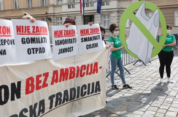 Zagreb: Prosvjed Zelene akcije zbog zakona o gospodarenju otpadom