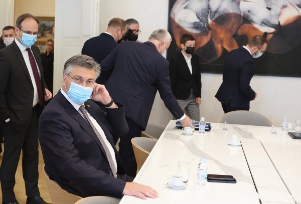 Sastanak Plenkovića i Tomaševića u Banskim dvorima