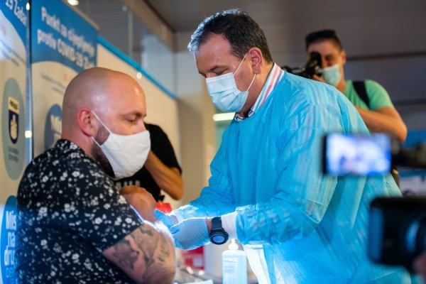 Vili Beroš cijepi građane Zadra