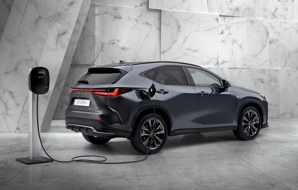 Lexus NX 450h +