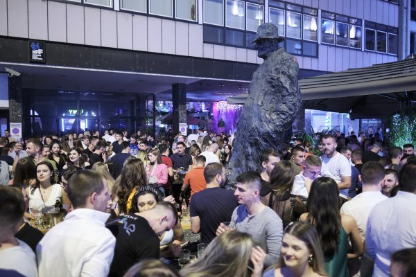 Provod u centru Zagreba nakon popuštanja epidemioloških mjera