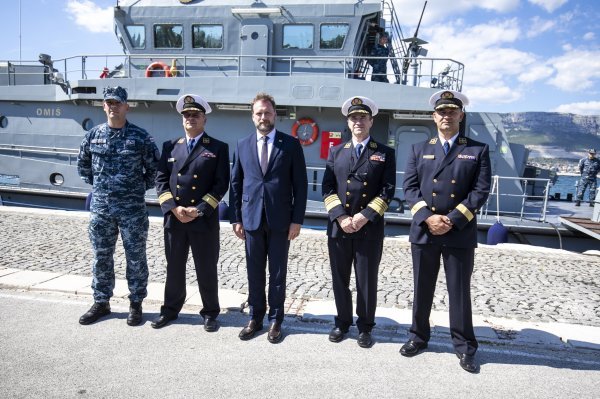 Banožić posjetio vojarnu Admiral flote Sveto Letica