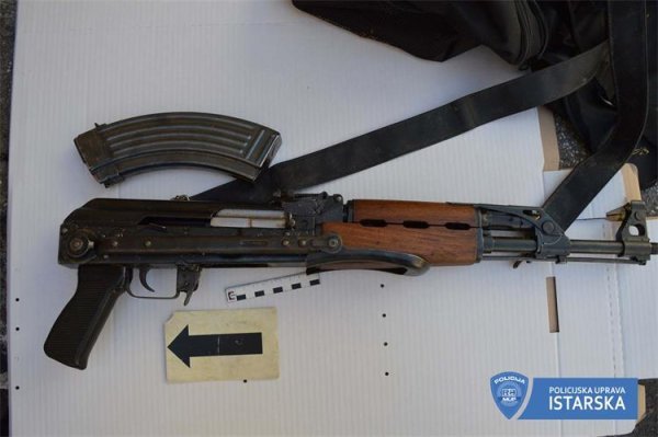 Kalašnjikov i marihuana