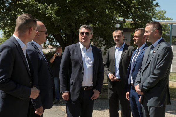 Zoran Milanović u Borovom naselju s Ivanom Penavom