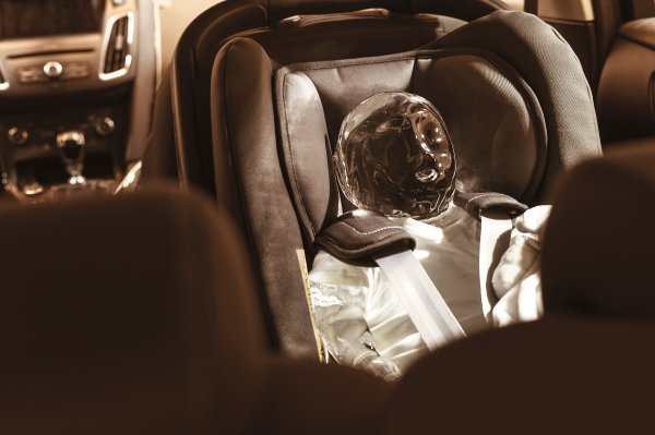 Svake godine djeca i obiteljski kućni ljubimci pretrpe kobni toplotni udar nakon što su ih vozači ostavili u automobilima