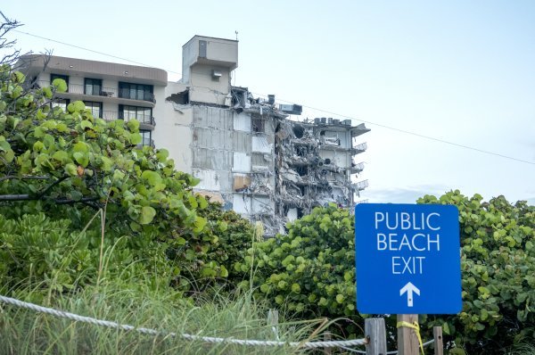 Srušena zgrada na Floridi