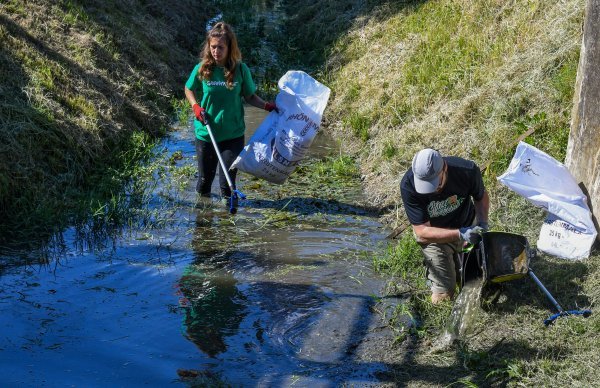 Ekološka akcija čišćenja potoka Črnomerec