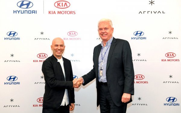 Albert Biermann (desno), predsjednik i voditelj odjela za istraživanje i razvoj Hyundai Motor Group i Denis Sverdlov, izvršni direktor Arrivala