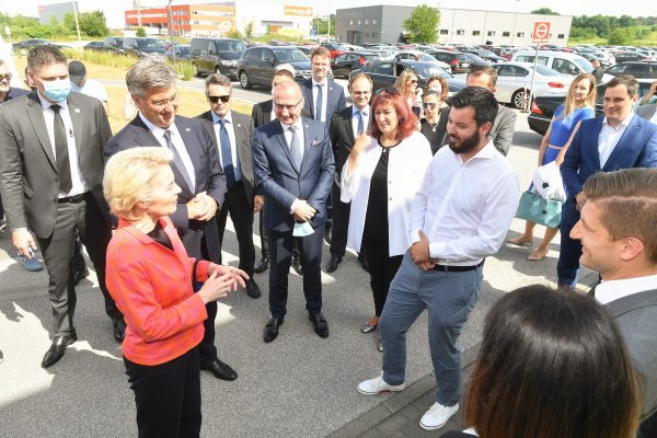 Ursula von der Leyen u Rimac automobilima