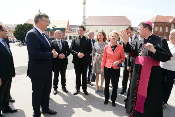 Ursula von der Leyen u društvu Plenkovića obišla Zagrebačku katedralu