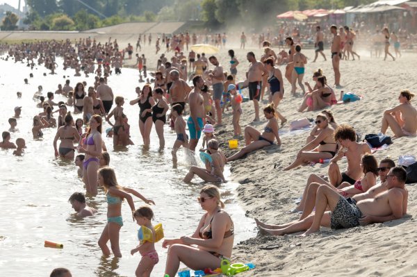 Osijek: Na omiljenom kupalištu na Dravi temperatura pijeska preko 50 stupnjeva
