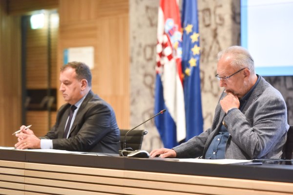 Konferencija za medije Nacionalnog stožera civilne zaštite bez maski