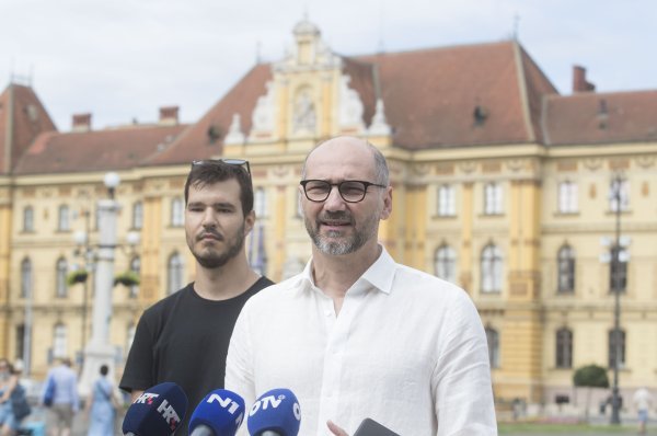 Konferencija za medije Foruma mladih SDP-a s Joškom Klisovićem