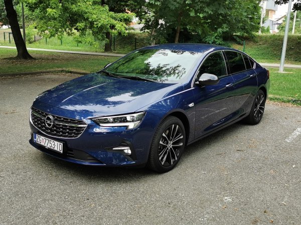 Opel Insignia Grand Sport Ultimate 2.0D AT8 174 KS