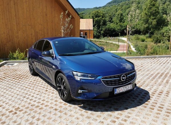 Opel Insignia Grand Sport Ultimate 2.0D AT8 174 KS