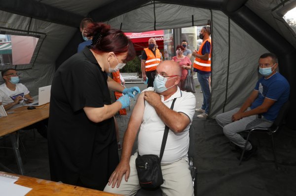 Dobar odaziv građana u Karlovcu na cijepljenje bez prethodnog naručivanja